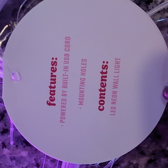 LOOK Target Valentine's Day 2024 LED neon pink heart light - Picture 6 of 7